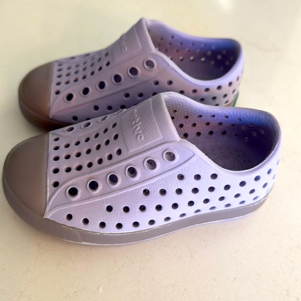 Native lavender size 6 toddler